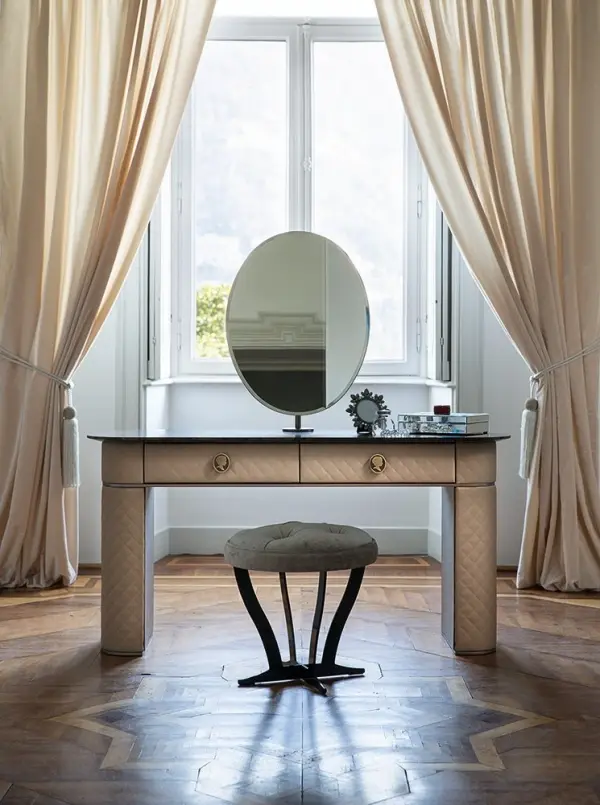 PENELOPE DRESSER