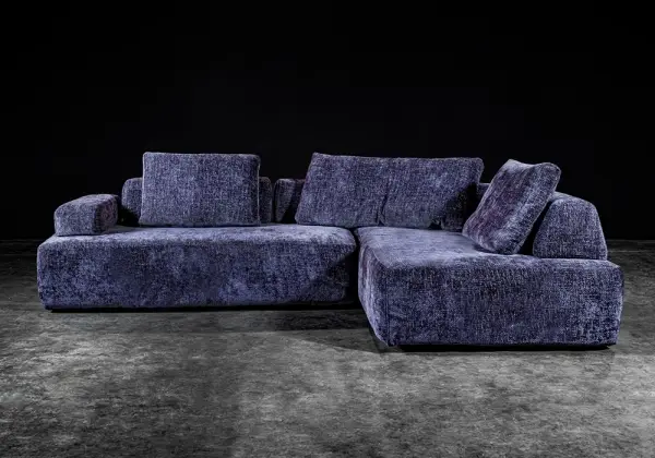 LOUNGE C.